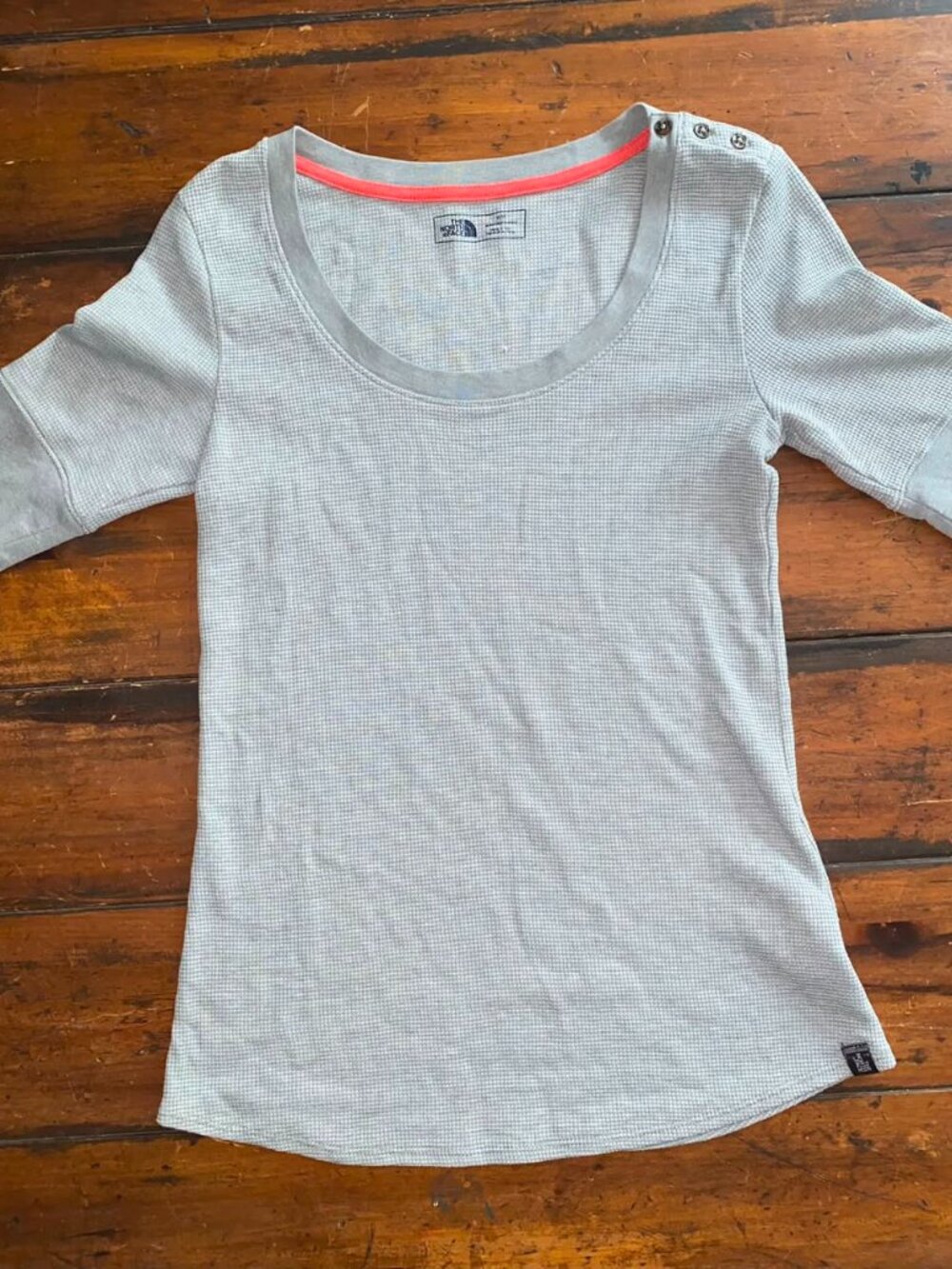 THE NORTH FACE Women’s Gray Shirt, Size M